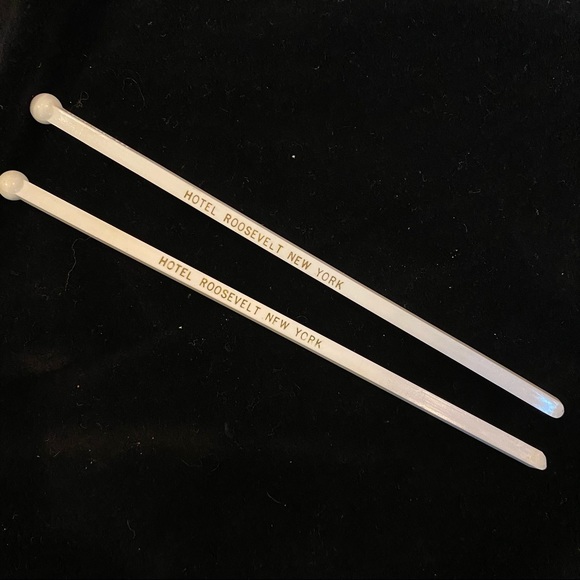 Vintage Lot of 7, New York Hotels, Restaurants & Bars Swizzle Sticks - Picture 9 of 12